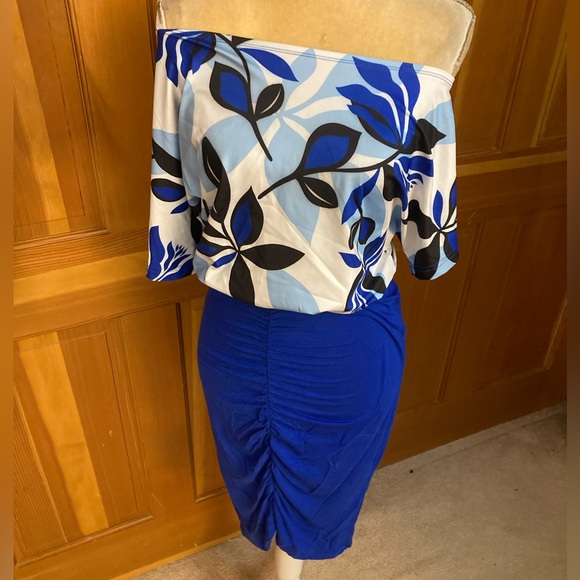 NWT, Lavishly Paris Women’s Floral Print Royal Blue Ruched Dress - Picture 12 of 16